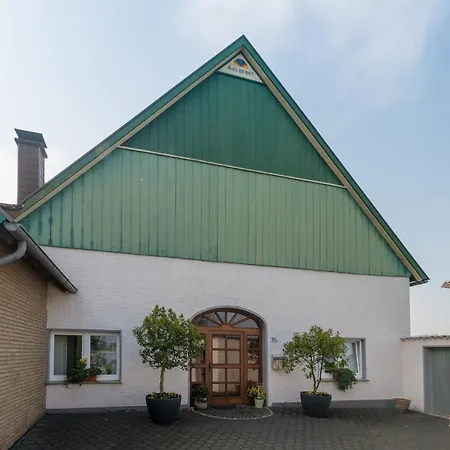 Spacious Near The Teutoburg Forest Leopoldshohe