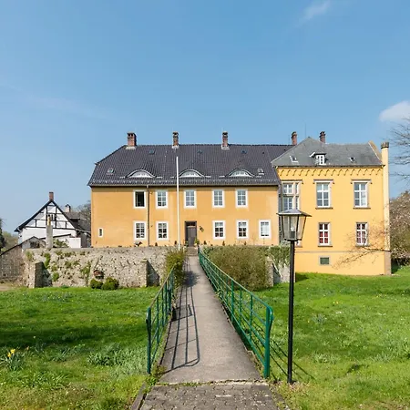 Daire Spacious Near The Teutoburg Forest *